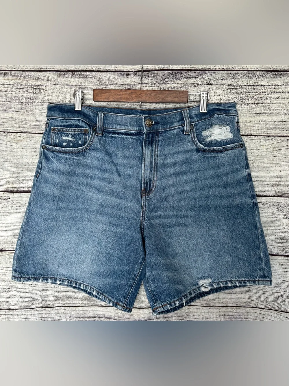 American Eagle ‘90s Boyfriend Bermuda denim short jorts size 16
